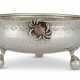 AN AMERICAN SILVER AND MIXED-METAL SERVING BOWL - фото 1
