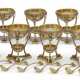 A SET OF EIGHT AMERICAN SILVER-GILT DOUBLE SALT CELLARS AND EIGHT MATCHING SALT SPOONS - Foto 1