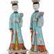 A LARGE PAIR OF CHINESE EXPORT PORCELAIN NODDING HEAD LADIES - фото 1