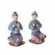 A PAIR OF CHINESE EXPORT PORCELAIN FAMILLE ROSE FIGURES OF SEATED LADIES - фото 1