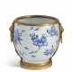 A REGENCE ORMOLU-MOUNTED CHINESE BLUE AND WHITE PORCELAIN CACHE POT - фото 1