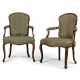 A PAIR OF ENGLISH MAHOGANY OPEN ARMCHAIRS - Foto 1