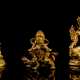Drei feuervergoldete Bronzen: SYAMATARA, SAMVARA und JAMBHALA - Foto 1