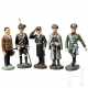 Fünf Elastolin Persönlichkeitsfiguren mit Goebbels, Mussolini mit Porzellankopf, Raeder, Mackensen und Ludendorff - photo 1
