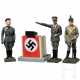 Lineol Hitler stehend in grüner Uniform am Rednerpult sowie Mussolini und Hindenburg - Foto 1