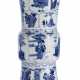 'Gu'-förmige Vase mit unterglasurblauem Dekor in Lotosreserven - фото 1