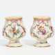 Pair of vases with floral decor - фото 1