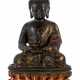 Bronze des Buddha auf einem Lotos im Meditationssitz - фото 1