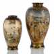 Zwei Satsuma-Vasen mit figuraler Staffage in Reserven auf nachtblauem Grund m. Goldmalerei - photo 1