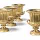 A SET OF FOUR GEORGE IV GILT-BRONZE WINE COOLERS - Foto 1