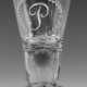 Schnaps- oder Branntweinglas mit Monogramm "P" - Foto 1