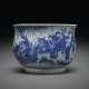 A FINELY PAINTED BLUE AND WHITE `FIGURAL` CENSER - Foto 1