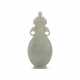 A GREENISH-WHITE JADE ‘SHOU AND DRAGONS’ ELEPHANT-HANDLED BALUSTER VASE AND A COVER - Foto 1