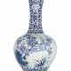 Große Vase aus Porzellan mit unterglasurblauem Dekor von Vögeln und Pflaumenblüten - photo 1