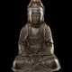 Bronze des sitzenden Guanyin mit Resten von Vergoldung und Bemalung - Foto 1