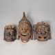 Drei Masken aus Holz mit polychromer Fassung - photo 1