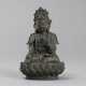 Bronzefigur des sitzenden bekrönten Guanyin - photo 1