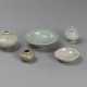 Fünf Seladon-Keramiken mit Reliefdekor - Foto 1
