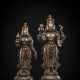 Zwei Bronzen mit Darstellungen des Shiva und Uma - Foto 1