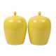 Pair of lemon yellow glazed lidded vessels. CHINA - Foto 1