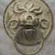 A ROMAN BRONZE LION HANDLE - Foto 1