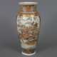 Satsuma-Vase mit Szenen aus dem alten Japan - фото 1