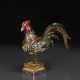 A RARE CLOISONN&#201; AND CHAMPLEV&#201; ENAMEL ROOSTER-FORM CENSER - Foto 1