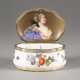 A FINE PORCELAIN SILVER-GILT MOUNTED SNUFFBOX WITH THE P - фото 1