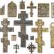 NINE CRUCIFIXES AND SEVEN BRASS ICONS AND FRAGMENTS Russ - Foto 1