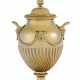 AN EDWARD VII 9K GOLD TWO-HANDLED CUP AND COVER - Foto 1