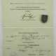 Erinnerungsplakette der 215. Infanterie-Division, mit Urkunde für einen Gefreiten der Sanitäts Kompanie 215. - Foto 1