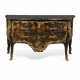 A LOUIS XV ORMOLU-MOUNTED 'VERNIS MARTIN' COMMODE - Foto 1