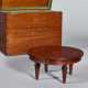 AN EDWARDIAN MAHOGANY DEMONSTRATION MODEL OF A `JUPE'-STYLE EXTENDING DINING-TABLE - Foto 1