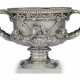 A VICTORIAN SILVER TWO-HANDLED PRESENTATION WINE COOLER - Foto 1