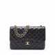 A BLACK CAVIAR LEATHER JUMBO DOUBLE FLAP WITH GOLD HARDWARE - фото 1
