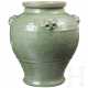 Lonquan-Seladon-Vase mit Grotesken, China, wohl Yuan-Dynastie - photo 1