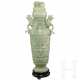 Schwere Jade-Vase mit geschnittener Wandung, China, 19./20. Jhdt. - Foto 1