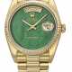 ROLEX. A RARE AND ATTRACTIVE 18K GOLD AUTOMATIC WRISTWATCH WITH SWEEP CENTRE SECONDS, DAY, DATE, GREEN BLOODSTONE DIAL AND BRACELET - Foto 1