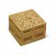 A YELLOW-GLAZED CARVED AND MOULDED `DRAGON’ SQUARE SEAL BOX AND COVER - Foto 1