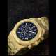 AUDEMARS PIGUET. AN 18K GOLD AUTOMATIC CHRONOGRAPH WRISTWATCH WITH DATE AND BRACELET - фото 1