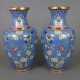 Paar Cloisonné-Vasen - China, umlaufend mit Els - photo 1