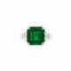 AN IMPRESSIVE EMERALD AND DIAMOND RING, BY RONALD ABRAM - Foto 1