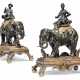 A PAIR OF FRENCH GILT AND PATINATED-BRONZE ELEPHANTS - Foto 1