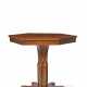 A CHARLES X ORMOLU-MOUNTED BRAZILIAN ROSEWOOD AND LINE-INLAID CENTER TABLE - Foto 1