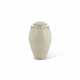 A WHITE-GLAZED HANDLED JAR AND COVER - фото 1