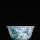 Sehr seltene kaiserliche Drachen- und Phönix-'Doucai'-Schale aus Porzellan - photo 1
