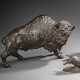 Zwei Okimono aus Bronze mit Darstellung eines Büffels und Wildschweins - photo 1