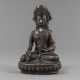 Bronze des gekrönten Buddha in Bhumisparsha-Mudra - photo 1