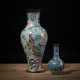 Zwei Cloisonné-Vasen mit Floral- und Drachendekor - photo 1
