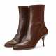 A PAIR OF BROWN LEATHER HEELED ANKLE BOOTS - фото 1